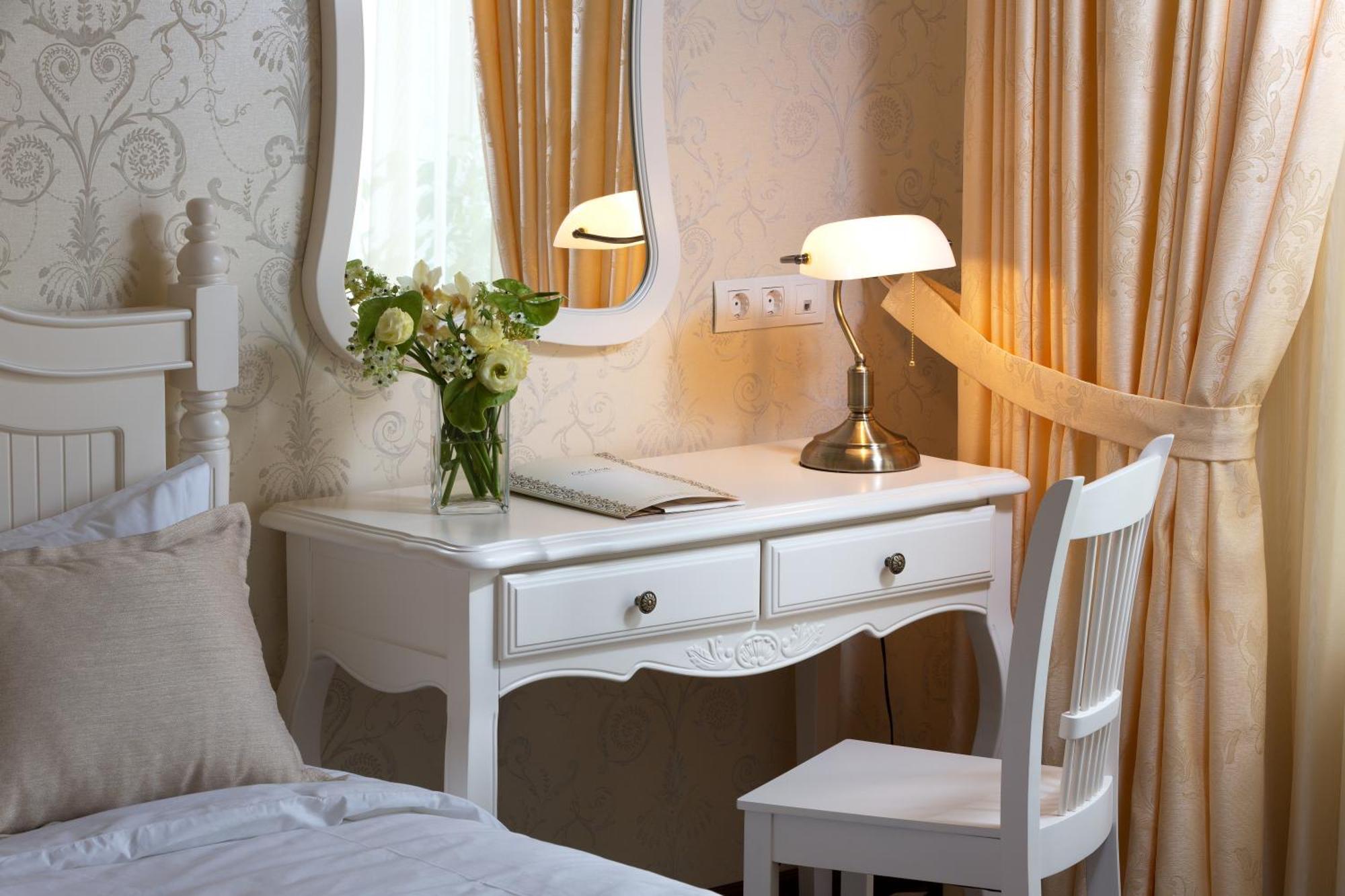 De Gaulle Boutique Hotel Harkov Kültér fotó