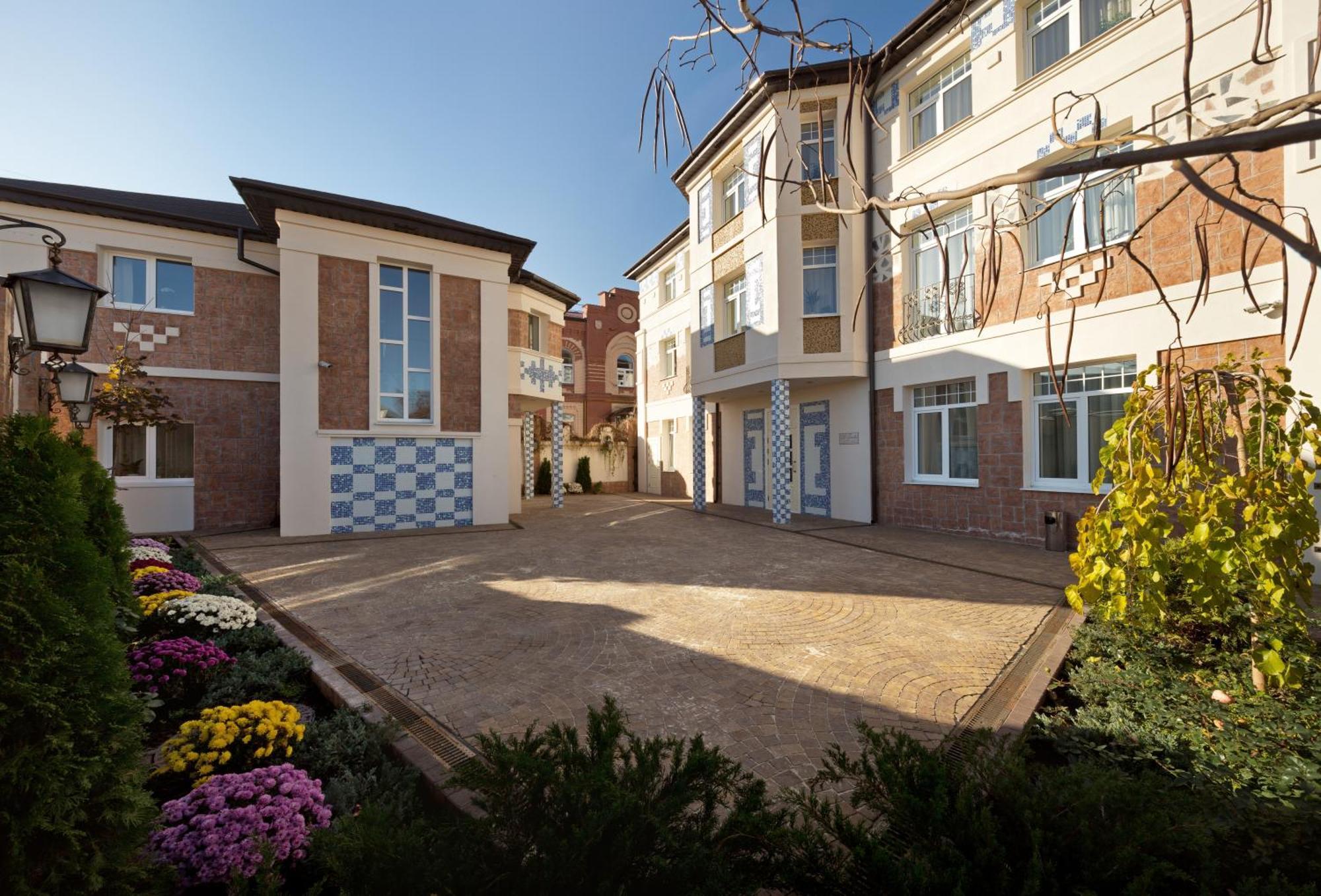 De Gaulle Boutique Hotel Harkov Kültér fotó