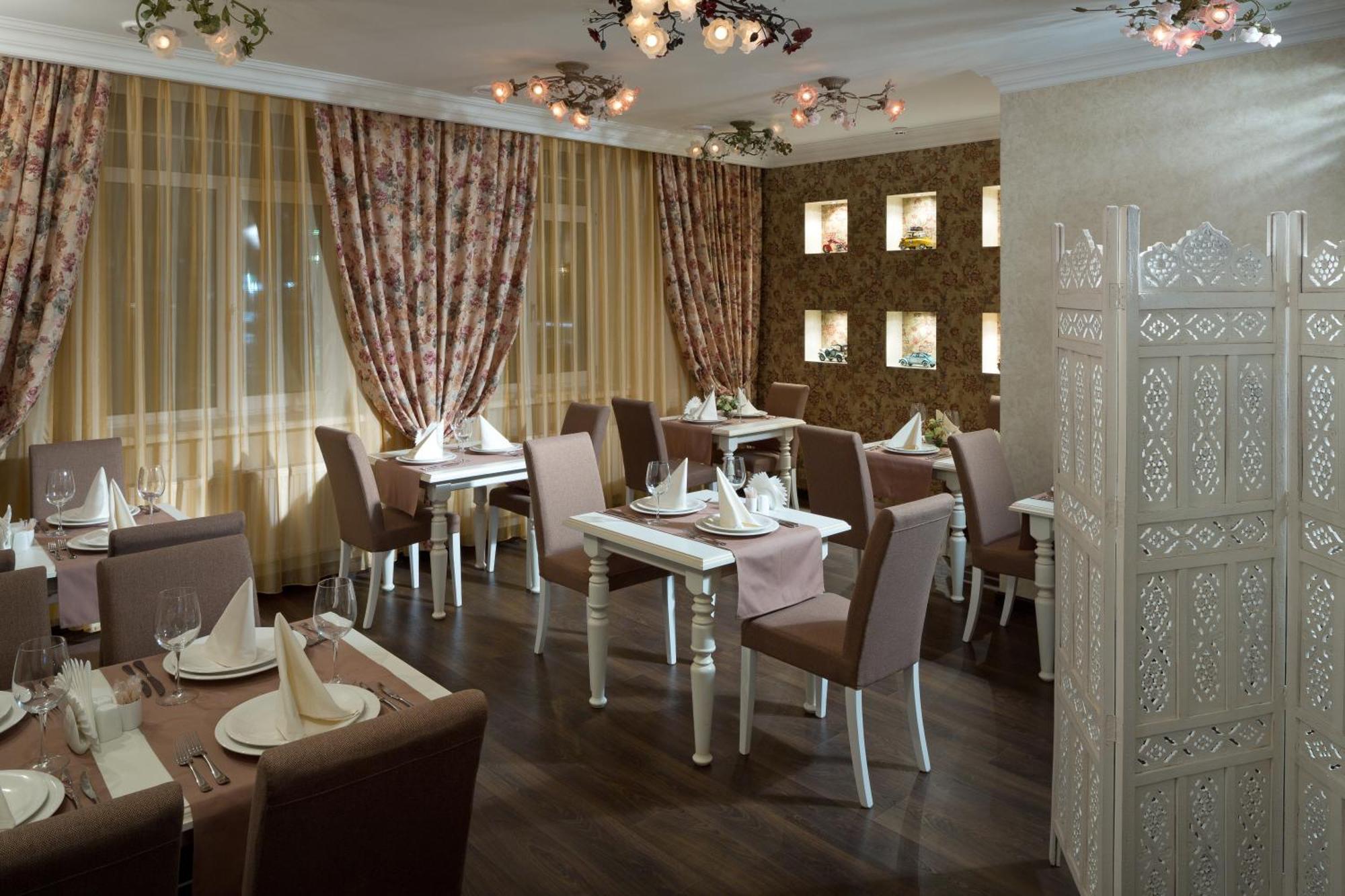 De Gaulle Boutique Hotel Harkov Kültér fotó