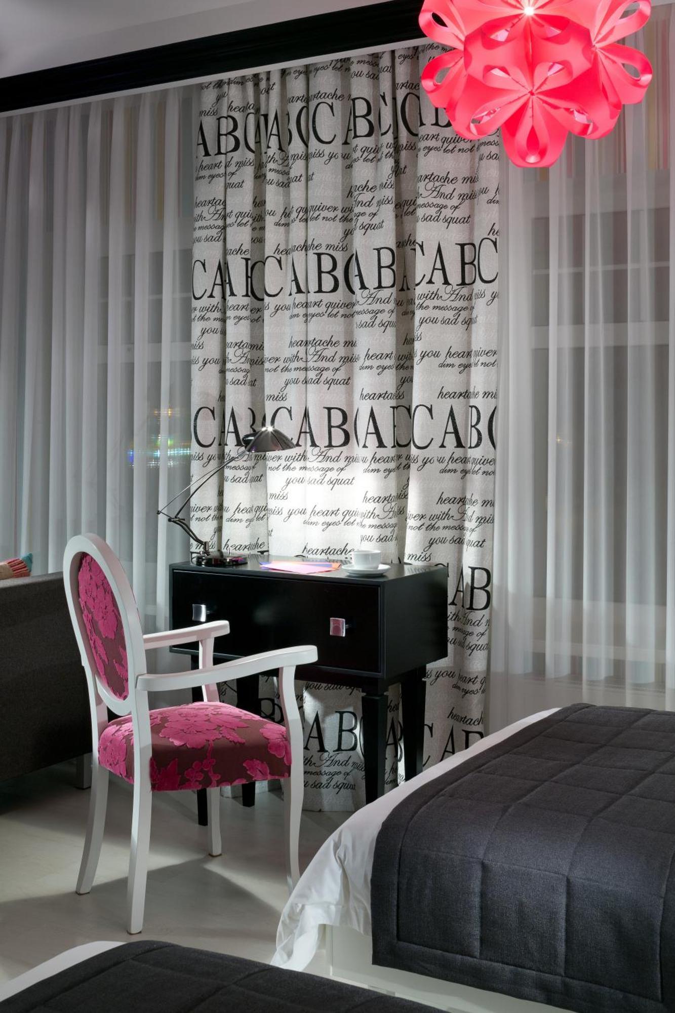 De Gaulle Boutique Hotel Harkov Kültér fotó