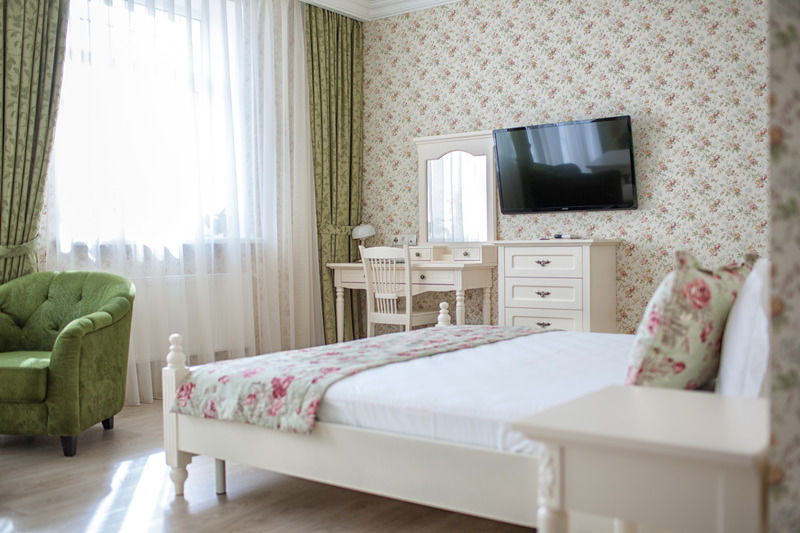 De Gaulle Boutique Hotel Harkov Kültér fotó