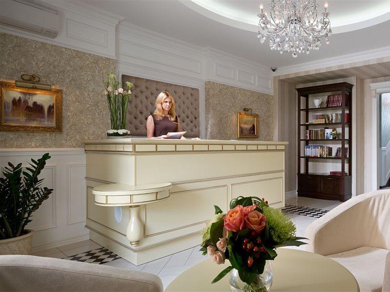 De Gaulle Boutique Hotel Harkov Kültér fotó