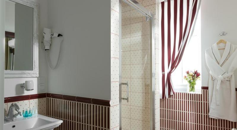 De Gaulle Boutique Hotel Harkov Kültér fotó