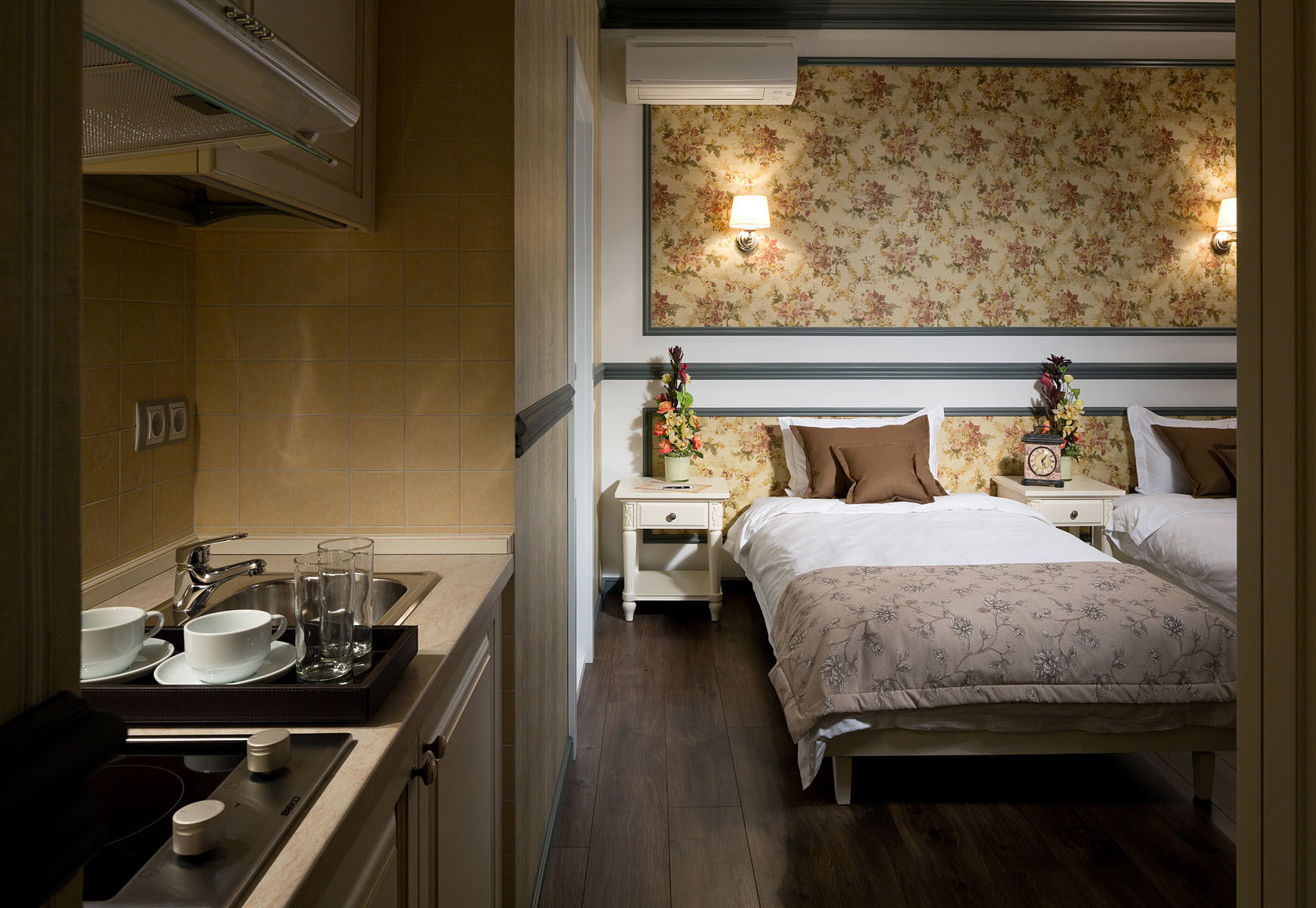 De Gaulle Boutique Hotel Harkov Kültér fotó