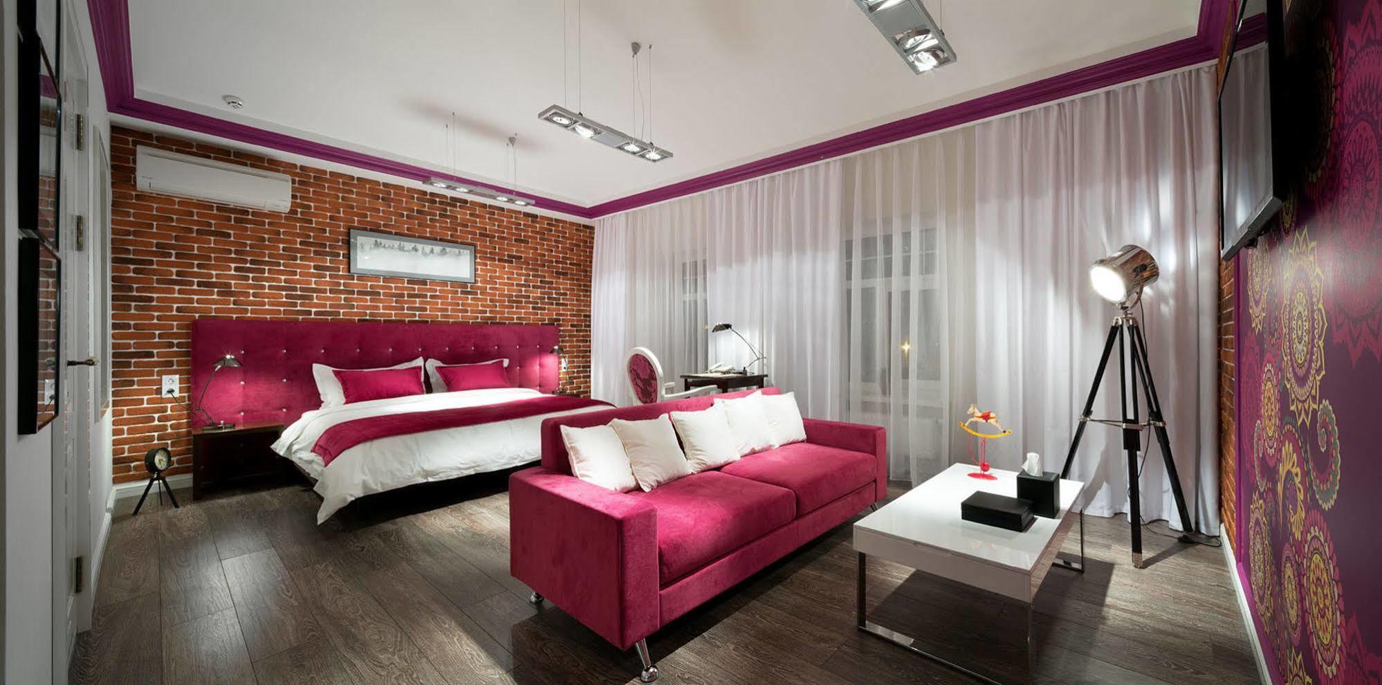 De Gaulle Boutique Hotel Harkov Kültér fotó