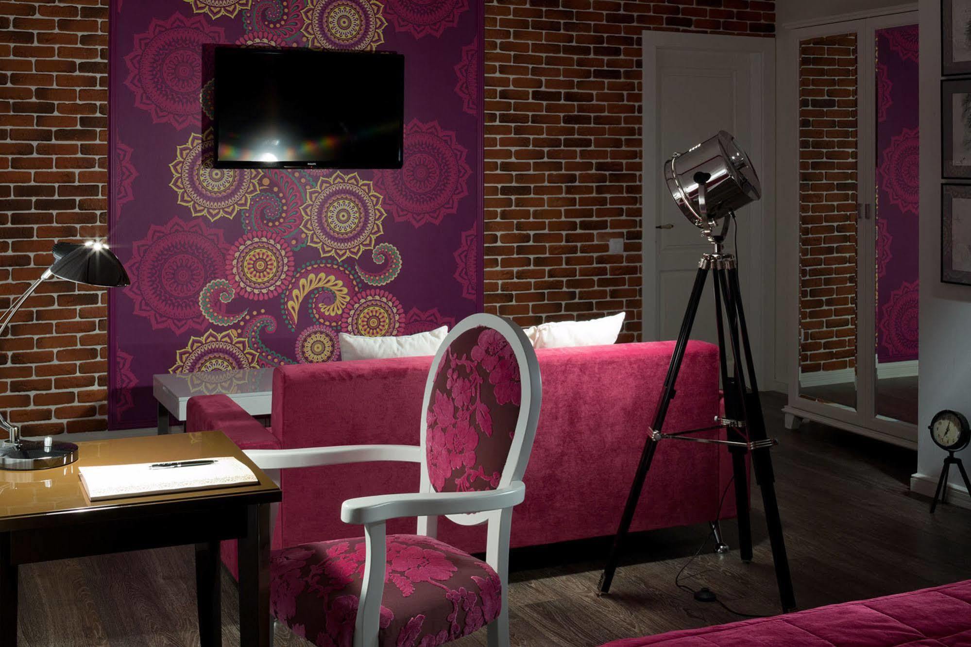 De Gaulle Boutique Hotel Harkov Kültér fotó