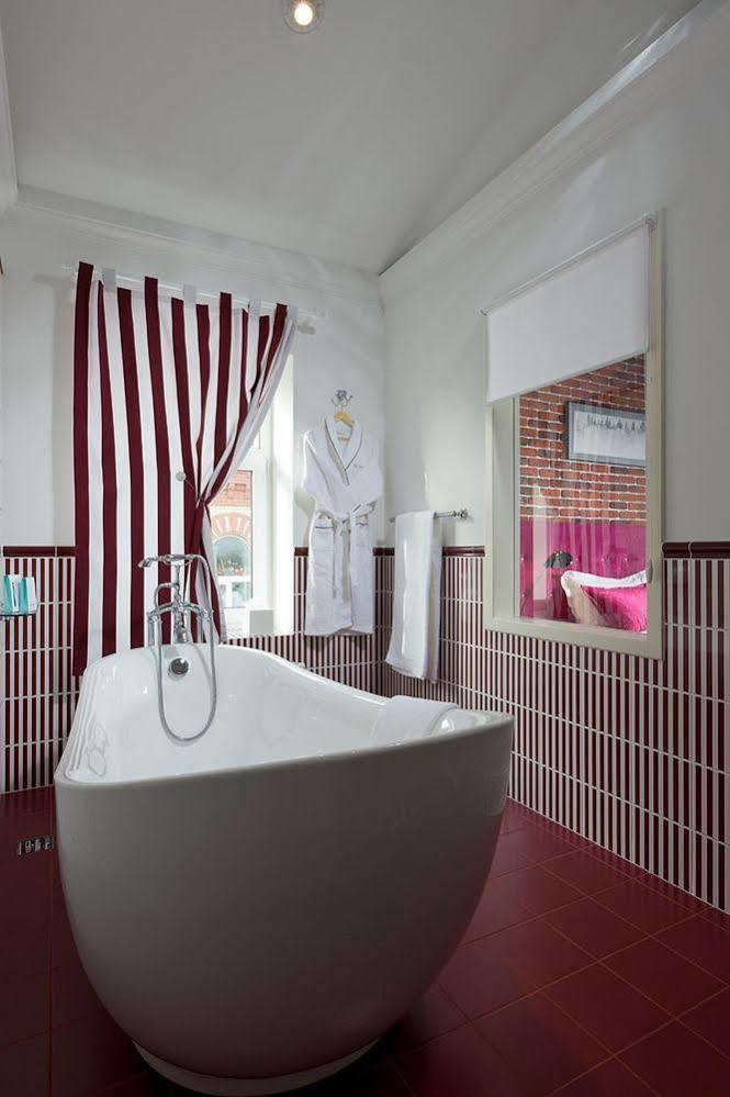 De Gaulle Boutique Hotel Harkov Kültér fotó